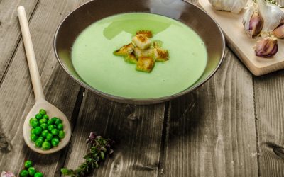 Sopa cremosa de arvejas y puerro